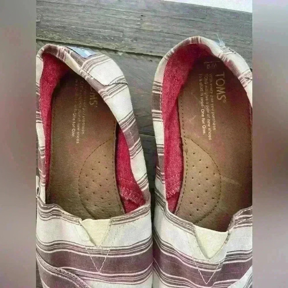 TOMS Classic Shiraz Umbrella Stripe Maroon and White Women's Slip On Shoe Size 9 - Picture 6 of 7